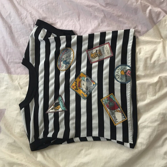 Vintage travelers t-shirt 🧳 - Picture 2 of 2